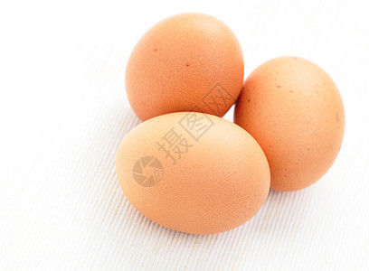 新鲜鸡蛋团体圆圈家禽纸盒棕色胚胎纸板盒子产品母鸡图片