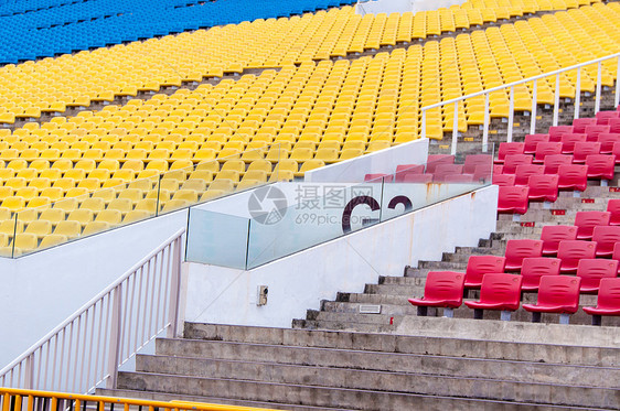 色彩多彩档体育场运动足球建筑学椅子塑料观众摊位游戏长椅图片