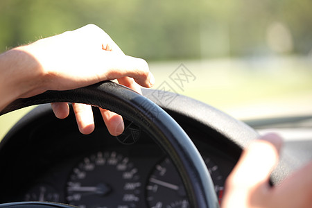 驱动司机假期公路运输车轮车辆车速内饰汽油拇指安全图片
