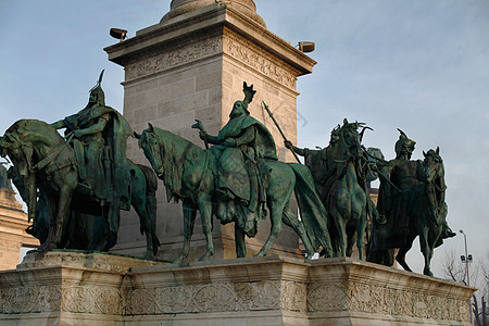 布达佩斯文化遗迹布达佩斯国家正方形雕像太阳旅游建筑学景观旅行城市游客图片