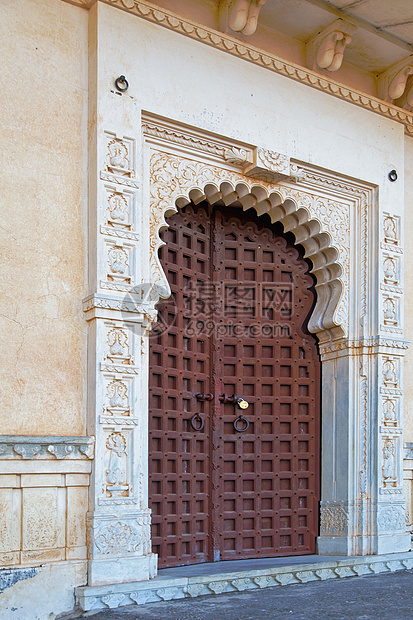 库姆巴加尔王宫的门内图片