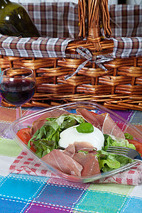 布法拉马扎里拉沙拉火腿午餐小吃餐饮营养野餐蔬菜饮食红色食物图片
