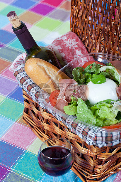 布法拉马扎里拉沙拉火腿小吃蔬菜餐饮午餐饮食野餐红色营养食物图片
