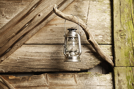 油灯汽油古董风化灯笼木头玻璃摄影乡村背景复兴图片