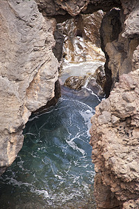 马 提拉悬崖旅行小岛波浪水池泡沫旅游火山海岸山脉图片