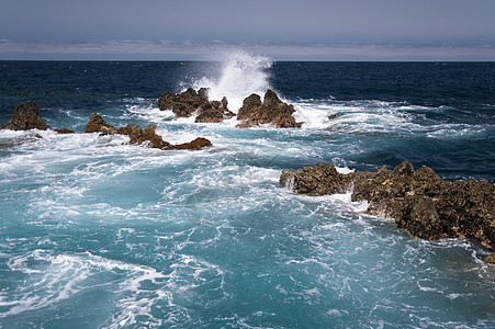 马 提拉海洋旅游海岸岩石悬崖旅行蓝色山脉火山泡沫图片
