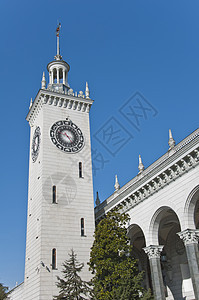 火车站城市白色装饰品旅行拱门历史植物火车飞檐中心背景图片