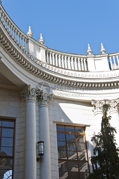 火车站火车白色装饰品旅行建筑飞檐植物拱门地标历史图片