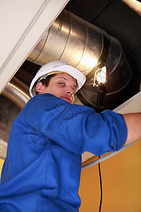 管道安装成人天花板修理头发工作帽子梯子加热火炬图片