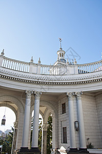 火车站地标火车植物装饰品中心历史飞檐旅行白色拱门图片