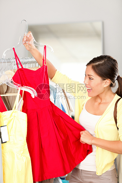 买买衣服的妇女购物服装图片