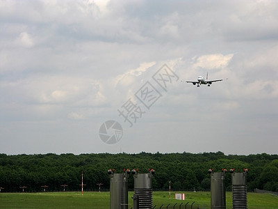 着陆飞机飞行土地喷射旅行商业客机旅游运输导航航班图片