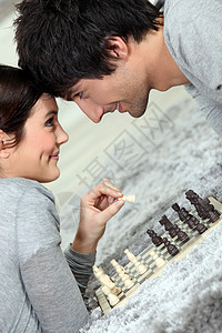 玩象棋的情侣看法断路器木板玩家游戏元素倾斜女王说谎地毯图片