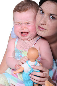 母亲哭着的婴儿图片