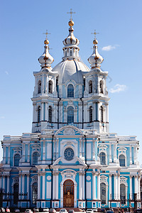 圣彼得堡斯莫尔尼大教堂晴天柱子大教堂天空金子城市宗教教会风格装饰图片