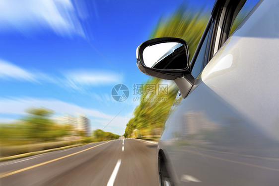 驾驶车在路上 运动背景模糊图片