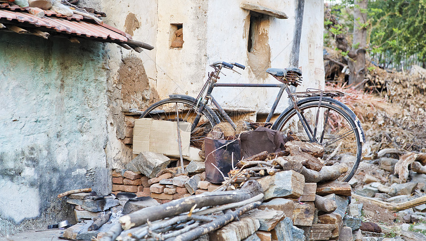 自行车和印度乡村生活图片
