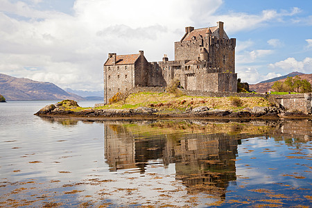 苏格兰城堡旅游海岸地标海岸线天空高地石头支撑建筑堡垒图片