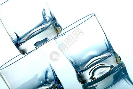 玻璃背景反射高脚杯水晶血管蓝色饮料桌子长笛奢华杯子图片