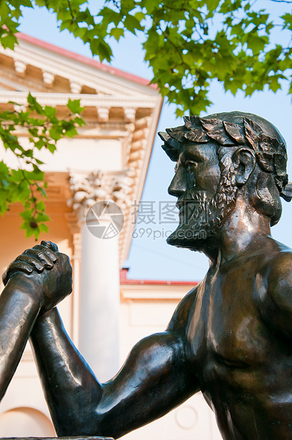 具有历史意义的建筑雕塑博物馆青铜风格男人手臂艺术男性纪念碑圆形图片