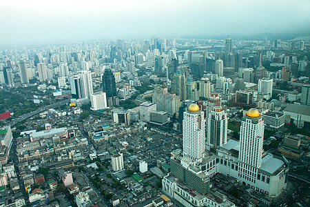 从Baiyoke天塔对曼谷的空中观察摩天大楼天空旅行办公室建筑学城市市中心街道商业场景图片
