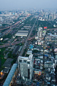 泰国Baiyoke Sky酒店曼谷高速公路全景车皮车辆货车路口时间建筑头灯首都交通运输图片