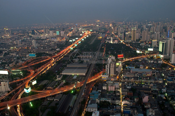 曼谷和Baiyok大楼的直路观察点天空正方形大街景观烟花摩天大楼运输地标市中心热风图片