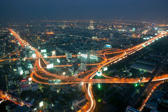 曼谷和Baiyok大楼的直路观察点城市烟花摩天大楼场景旅游地标办公室反射商业天空图片