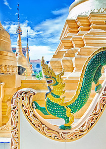 勃远神庙的龙雕像佛教徒金子寺庙宗教图片