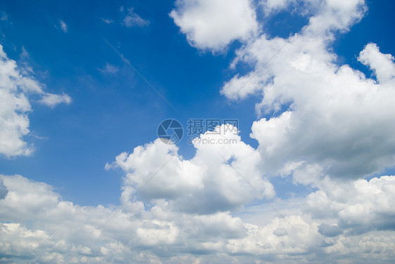 天空云景季节天蓝色天气气候沉淀阳光阴霾蓝色水分图片