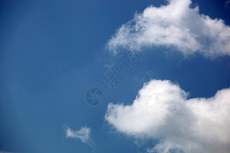 蓝天空背景环境蓝色自由云景气象场景天空天堂天际柔软度图片