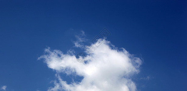 蓝天空背景柔软度臭氧气象自由天空蓝色场景天堂云景环境图片