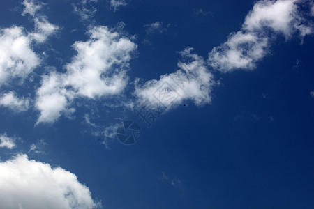 蓝天空背景天堂自由环境阳光天际天空蓝色柔软度场景天气图片