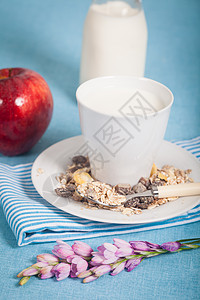牛奶奶早餐浆果玻璃杯子饮食覆盆子白色玉米片奶制品健康图片