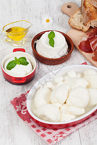 意大利莫扎里拉红色小吃营养白色食物意大利语面包火腿奶制品绿色图片