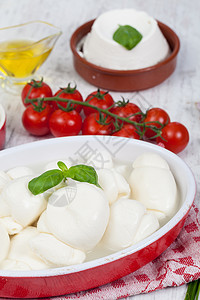意大利莫扎里拉火腿食物小吃营养红色饮食面包绿色奶制品盘子图片
