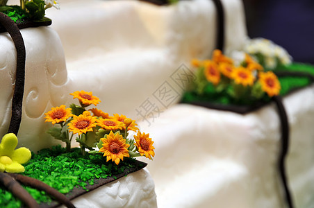 鲜花蛋糕玫瑰圆形装饰花束甜点奶油糕点婚礼花朵庆典图片