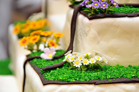 鲜花蛋糕装饰婚礼庆典巧克力花朵奶油圆形糕点花束玫瑰图片