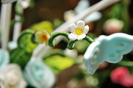 鲜花蛋糕巧克力花朵奶油庆典派对玫瑰装饰花束糕点甜点图片