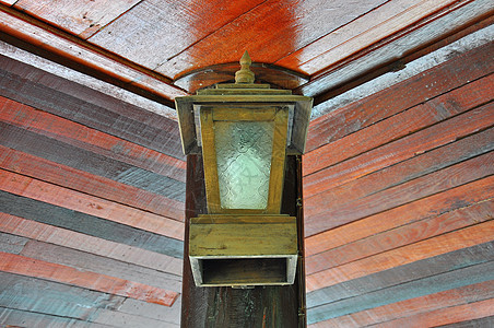 旧灯玻璃装饰艺术木头历史灯笼灯泡辉光金属古董图片