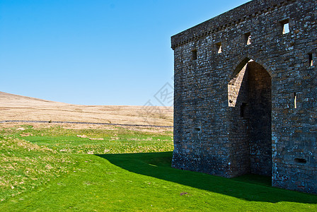 隐居城堡历史性石头建筑学历史堡垒废墟乡村阳光风景图片