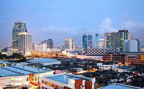 曼谷夜间景观阳台基础设施轻轨首都市中心摩天大楼风景交通建筑图片