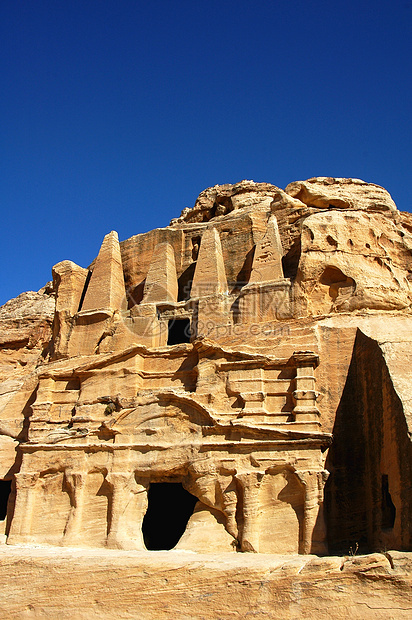 约旦佩特拉峡谷文化柱子山沟旅游岩石作品建筑天空洞穴图片