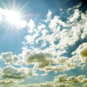 天空云景积雨阳光天蓝色蓝色环境阴霾天气晴天季节图片