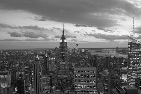 日落在纽约市的天窗上建筑全景摩天大楼吸引力旅游中心游客公寓天空帝国图片