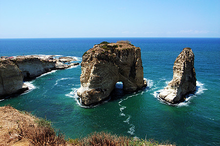 黎巴嫩贝鲁特鸽子岩岩石波浪编队天空旅游悬崖地标蓝色石灰石场景图片