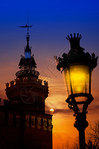 巴塞罗那城三龙城堡堡垒窗户蓝色石工假期天空日落圆顶旅行建筑师图片
