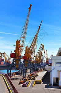 海上商业海港货运天空建造船运起重机技术黄色金属出口码头图片