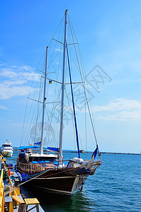 航行游艇桅杆旅行港口天空财富活动闲暇奢华汽艇航海图片