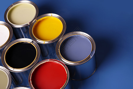 油漆罐刷子液体黄色颜料装潢白色房子工作室创造力墨水高清图片
